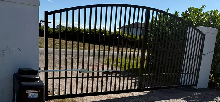 Driveway Fence Repair Petersburg